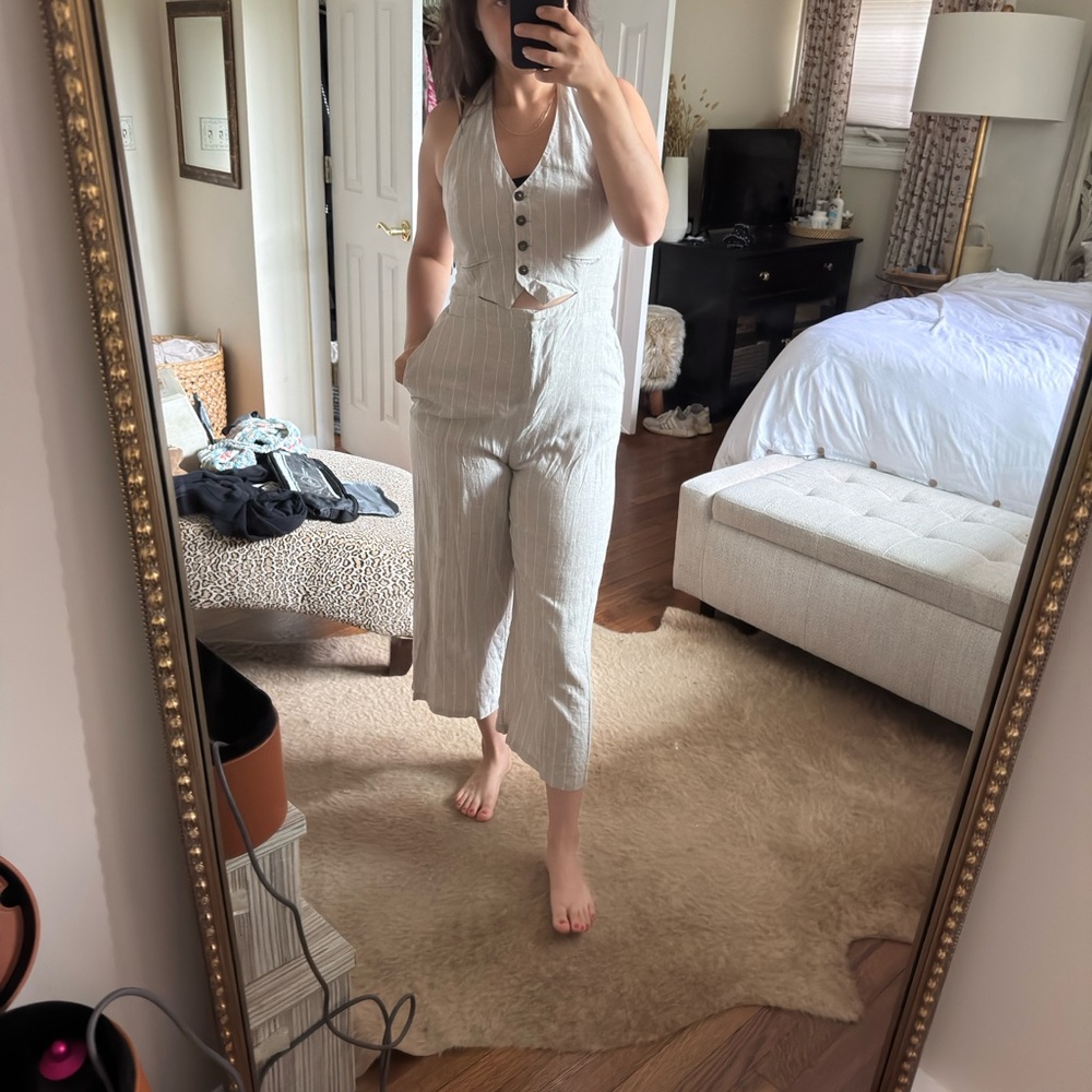 Stylish Beige Sleeveless Jumpsuit